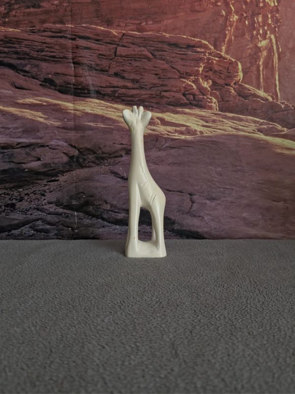 6" Plain Giraffe - Medium